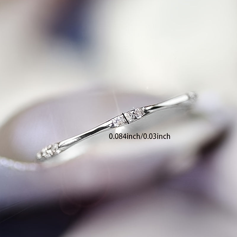 A Delicate And Minimalist Elegant Style Ring for Women, Featuring Micro-Set Zirconia Stones, Perfect As a Gift for Brides, Weddings, Engagements, Or Proposals.