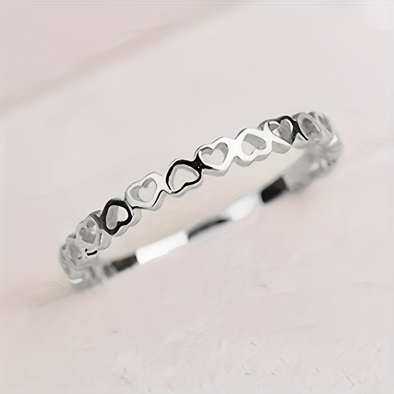 A Stylish And Unique Women'S Ring Featuring a Hollow Heart Design, Perfect for Parties, Casual Outings, And Everyday Wear; an Ideal Valentine'S Day Gift