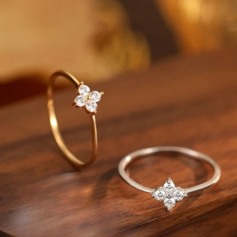 925 Thai Silver Inlaid Four Leaves Clover Zirconia Flower Ring for Women Simple Elegant Good Luck Anniversaries Jewelry Gift